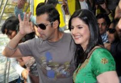 images - Zarine Khan