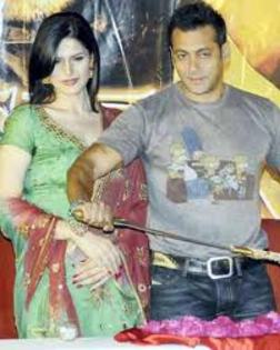 images (11) - Zarine Khan and Salman Khan