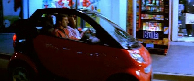 - se opresc langa un automat de inghetata.... -