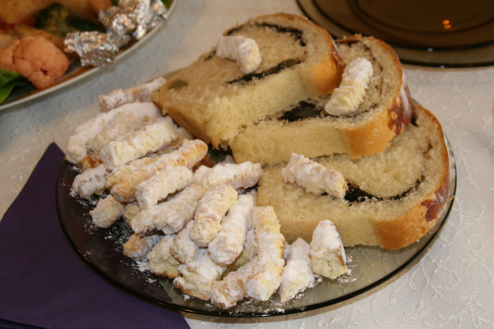 cozonac si biscuiti trasi prin masina - 8-DULCIURI A LA MIHAELA