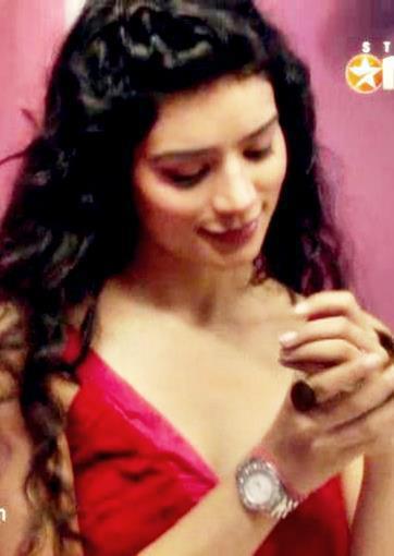 422269_289902151067510_185071281550598_867486_1300376342_n - SUKIRTI KHANDPAL 2