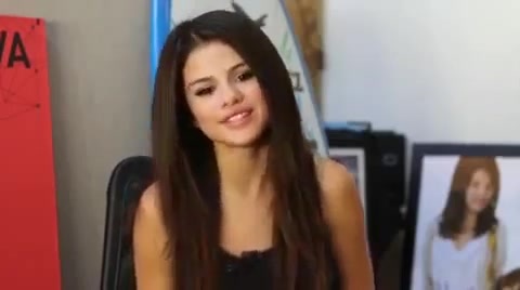 Talking Your Tech  - Selena Gomez interview 2012_2 010