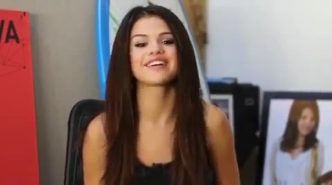 Talking Your Tech  - Selena Gomez interview 2012_2 014