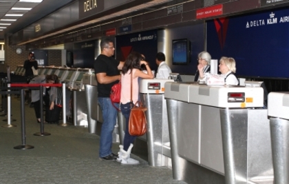 normal_011 - Boarding the airport in Tampa Florida