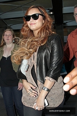 Demi (6) - Demitzu - 08 03 2012 - Arrives back at her hotel in New York City