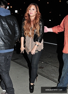 Demi - Demitzu - 08 03 2012 - Heads to an office building in New York City