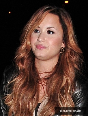 Demi (3) - Demitzu - 08 03 2012 - Heads to an office building in New York City