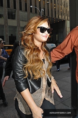 Demi (2) - Demitzu - 08 03 2012 - Arrives at the Conde Nast Building in New York City