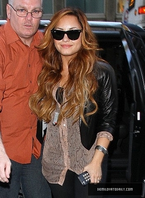 Demi (9) - Demitzu - 08 03 2012 - Arrives at the Conde Nast Building in New York City