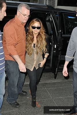 Demi (21) - Demitzu - 08 03 2012 - Arrives at the Conde Nast Building in New York City