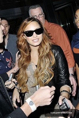 Demi (22) - Demitzu - 08 03 2012 - Arrives at the Conde Nast Building in New York City