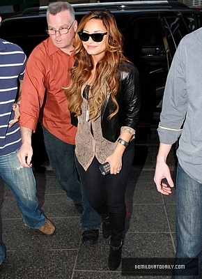 Demi (26) - Demitzu - 08 03 2012 - Arrives at the Conde Nast Building in New York City