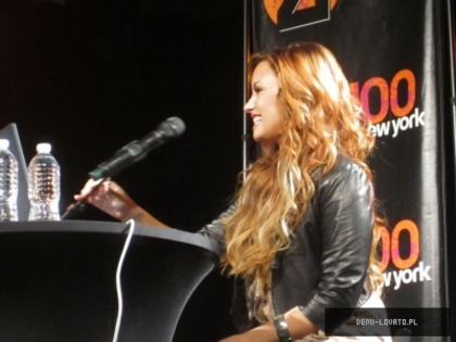 Demi (1) - Demitzu - 08 03 2012 - At livechat for Z100