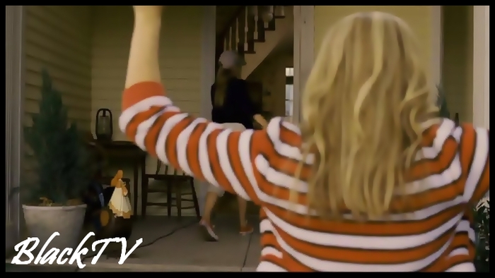 Stati mah`! Asteptati-ma si pe mine! [fugind dupa ei]