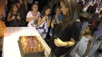 Demi Birthday Cambio 2010 (1536)
