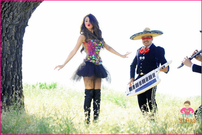 Selena-Gomez-Love-You-Like-A-Love-Song-VIDEO-SHOOT-PICS-11 - selena gomez