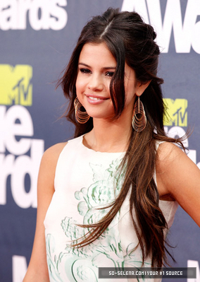 normal_062 - 5 06 2011 MTV Movie Awards