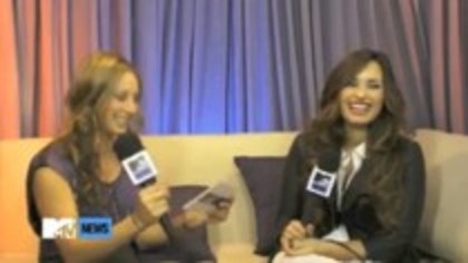 Demi Lovato Answers Rapid-Fire Twitter Questions (112)