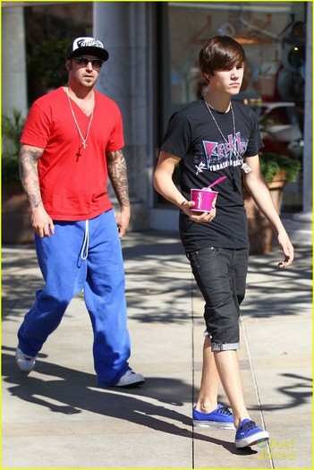 justin-bieber-selena-gomez-menchies-06 - Justin Bieber and Selena Gomez Menchies Mates