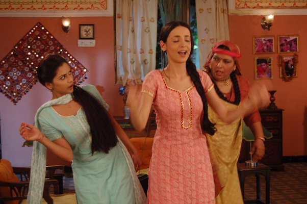 12 (18) - Iss Pyaar Ko Kya Naam Doon - Picture Gallery