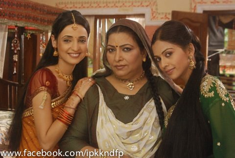 13 (36) - Iss Pyaar Ko Kya Naam Doon - Picture Gallery I