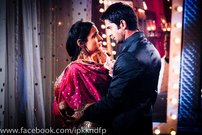 13 (55) - Iss Pyaar Ko Kya Naam Doon - Picture Gallery I