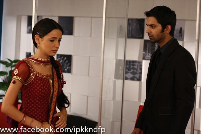 13 (68) - Iss Pyaar Ko Kya Naam Doon - Picture Gallery I