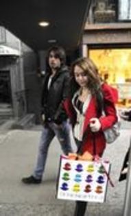 мιℓєу ¢уяυѕ (5) - x_X Miley Cyrus Shopping in New York City 2008 x_X