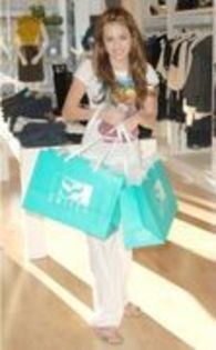 мιℓєу ¢уяυѕ  (4) - x_X Miley Cyrus Shopping at Switch Store 2007 x_X