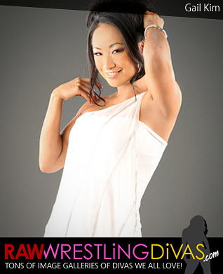 wwe-diva-new-year-2010-gail-kim - alege poza gail kim