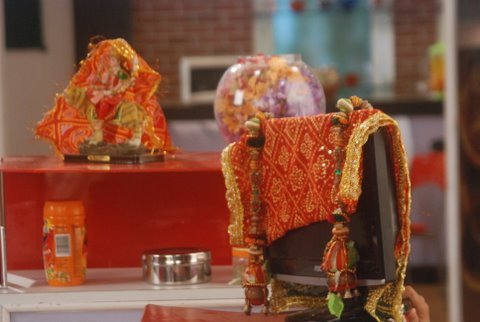 14 (82) - Iss Pyaar Ko Kya Naam Doon - Picture Gallery I