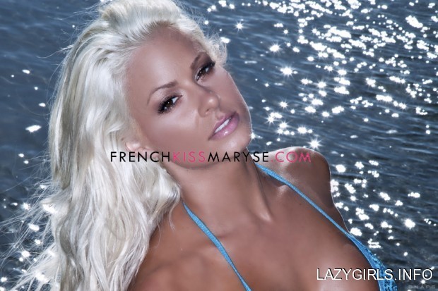 maryse_ouellet_blue_bikini_5el7Gsm.sized - alege poza maryse ouellete