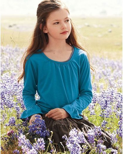 mackenzie-foy-the-twilight-saga-breaking-dawn-2011-01 - Renesmee CUleen si o parte din ceea ce se va intampla in Breaking Dawn part 2