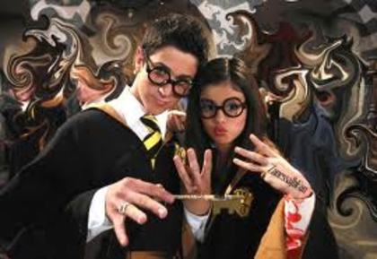 ѕєℓєηα gσмєz ѕι ∂ανι∂ нєηяιє  (5) - x_X Selena Gomez si David Henrie x_X