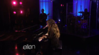 Demi Lovato Performs Skyscraper on the Ellen Show (13)