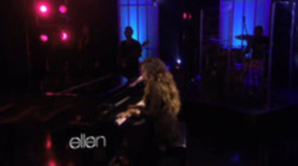 Demi Lovato Performs Skyscraper on the Ellen Show (13)