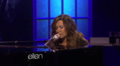 Demi Lovato Performs Skyscraper on the Ellen Show (26)