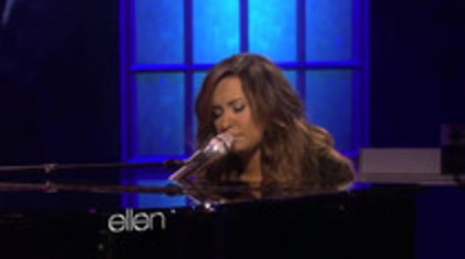 Demi Lovato Performs Skyscraper on the Ellen Show (29)