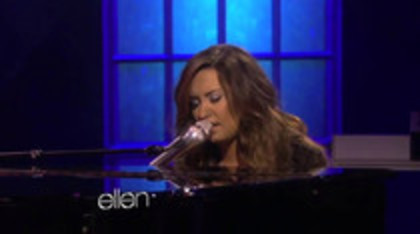 Demi Lovato Performs Skyscraper on the Ellen Show (31)
