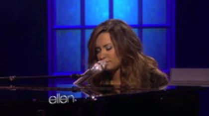 Demi Lovato Performs Skyscraper on the Ellen Show (33)