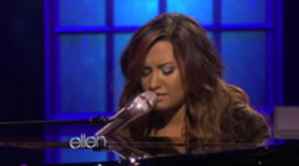 Demi Lovato Performs Skyscraper on the Ellen Show (42)
