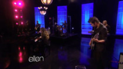 Demi Lovato Performs Skyscraper on the Ellen Show (121)