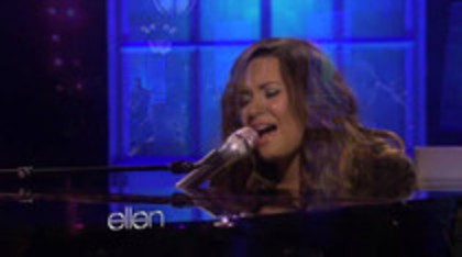 Demi Lovato Performs Skyscraper on the Ellen Show (123)