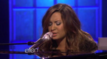 Demi Lovato Performs Skyscraper on the Ellen Show (141)