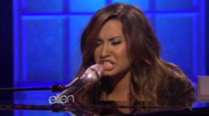 Demi Lovato Performs Skyscraper on the Ellen Show (146)