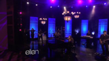 Demi Lovato Performs Skyscraper on the Ellen Show (157)