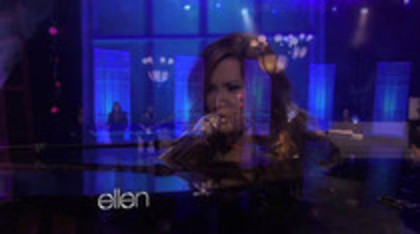 Demi Lovato Performs Skyscraper on the Ellen Show (168)