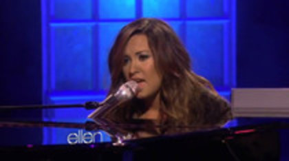 Demi Lovato Performs Skyscraper on the Ellen Show (178)