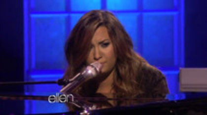 Demi Lovato Performs Skyscraper on the Ellen Show (186)