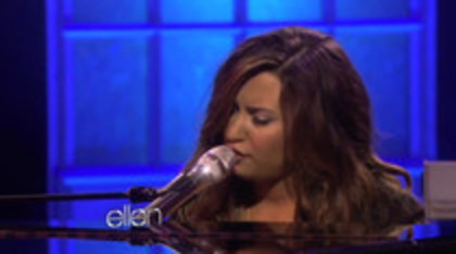 Demi Lovato Performs Skyscraper on the Ellen Show (196)